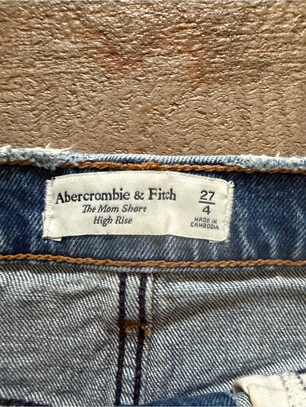 NWT Abercrombie & Fitch Distressed Denim Shorts, size 27, 2.5" inseam - Picture 2 of 5